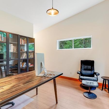 Mckinnis Hill Cabin Eastsound エクステリア 写真