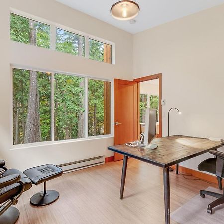 Mckinnis Hill Cabin Eastsound エクステリア 写真