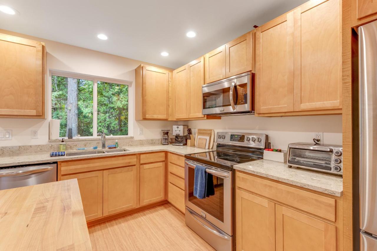 Mckinnis Hill Cabin Eastsound エクステリア 写真