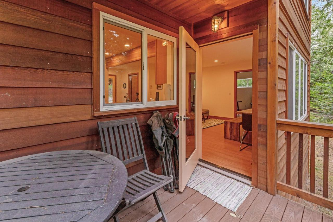 Mckinnis Hill Cabin Eastsound エクステリア 写真