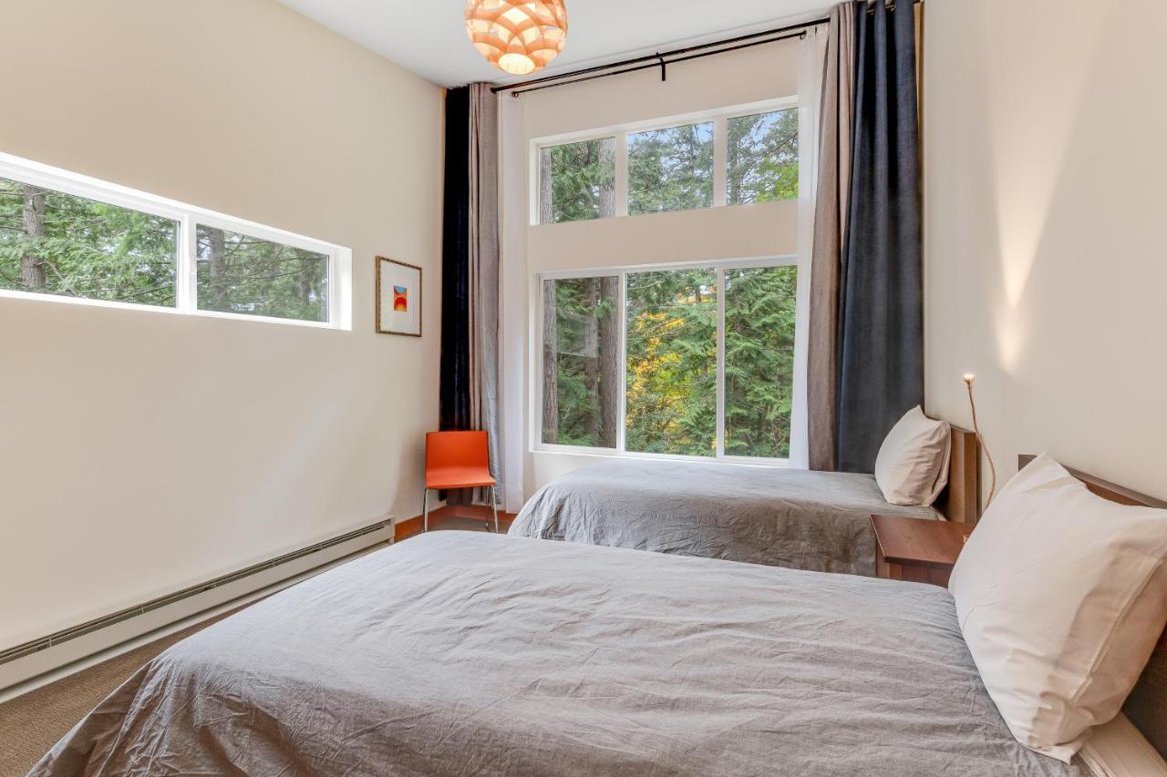 Mckinnis Hill Cabin Eastsound エクステリア 写真