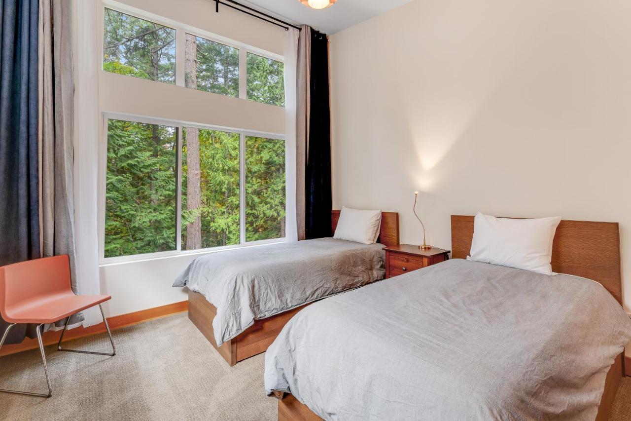 Mckinnis Hill Cabin Eastsound エクステリア 写真